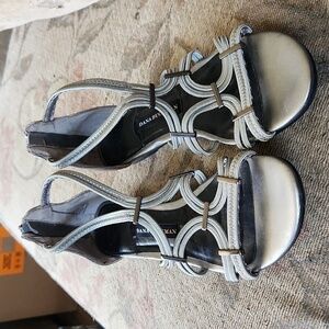 Dana Buchman Pewter Elastic Sandals, size 8